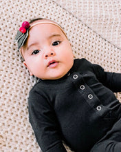 Load image into Gallery viewer, Felt Holly Headband