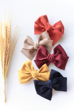 Load image into Gallery viewer, Chunky Suede Bows