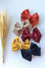 Load image into Gallery viewer, Chunky Suede Bows