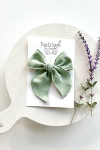 Sage Dot Gwen Bow