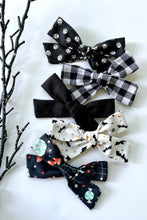 Load image into Gallery viewer, Halloween Cora Bows